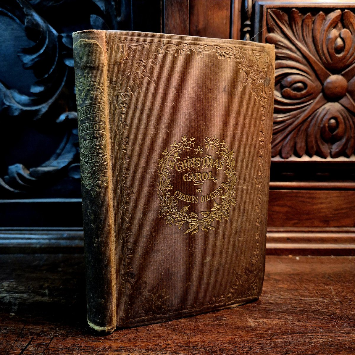 Petersfield Bookshop tweet media