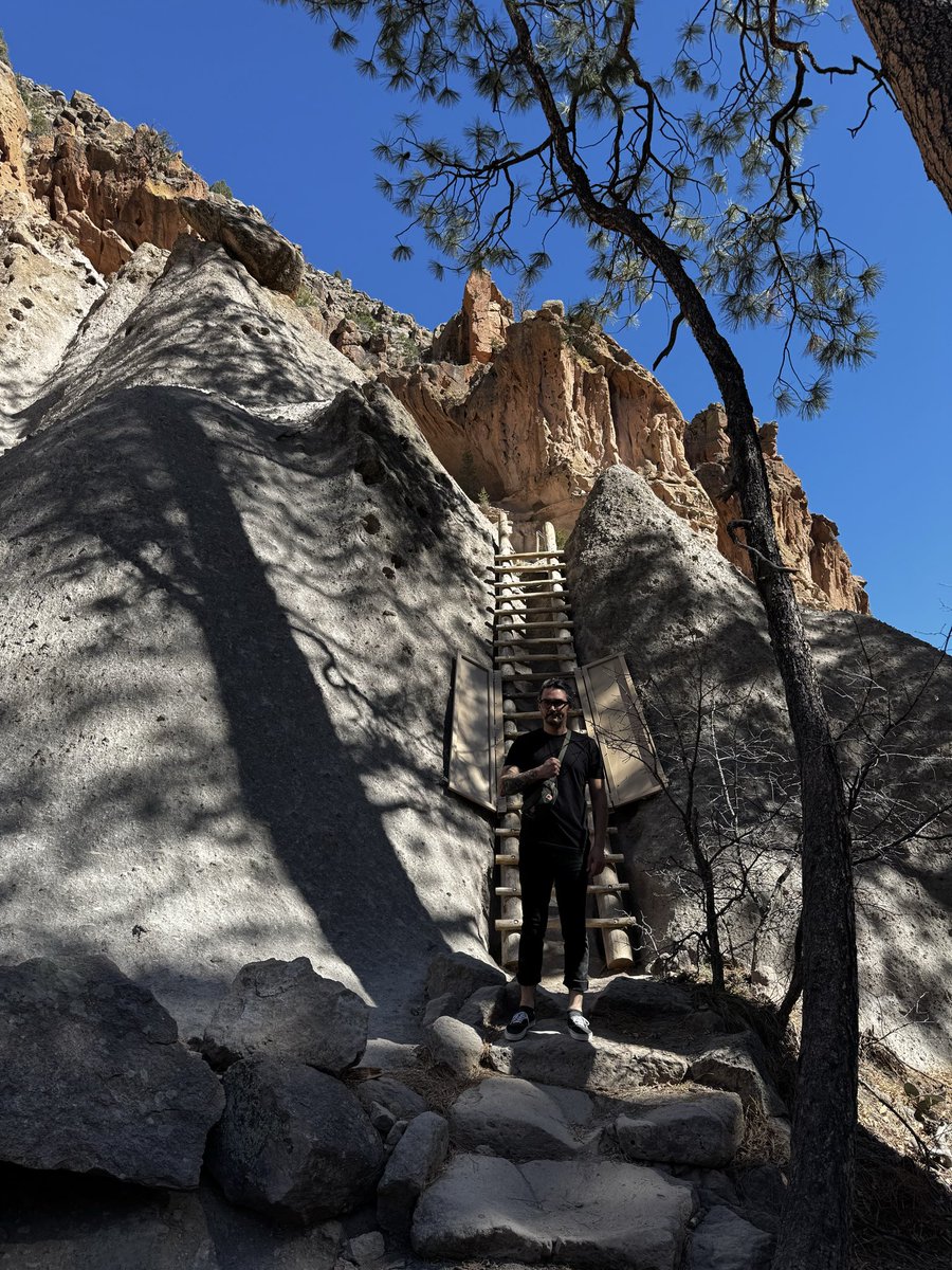 Howling Giant tweet media