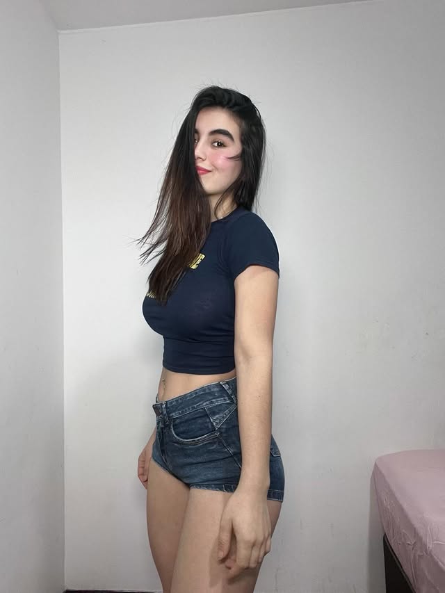 Mini Shorts X 82K tweet media