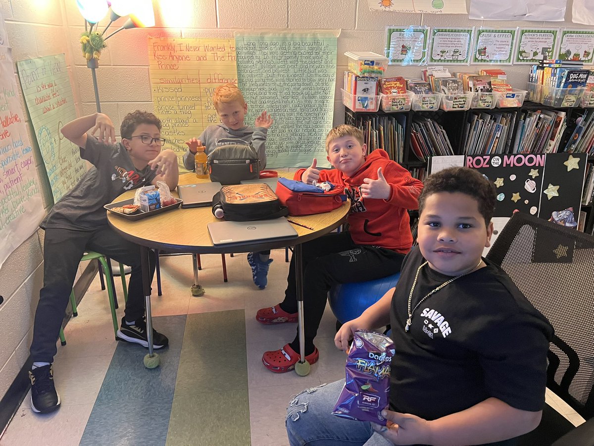 VetterFamily300 tweet media