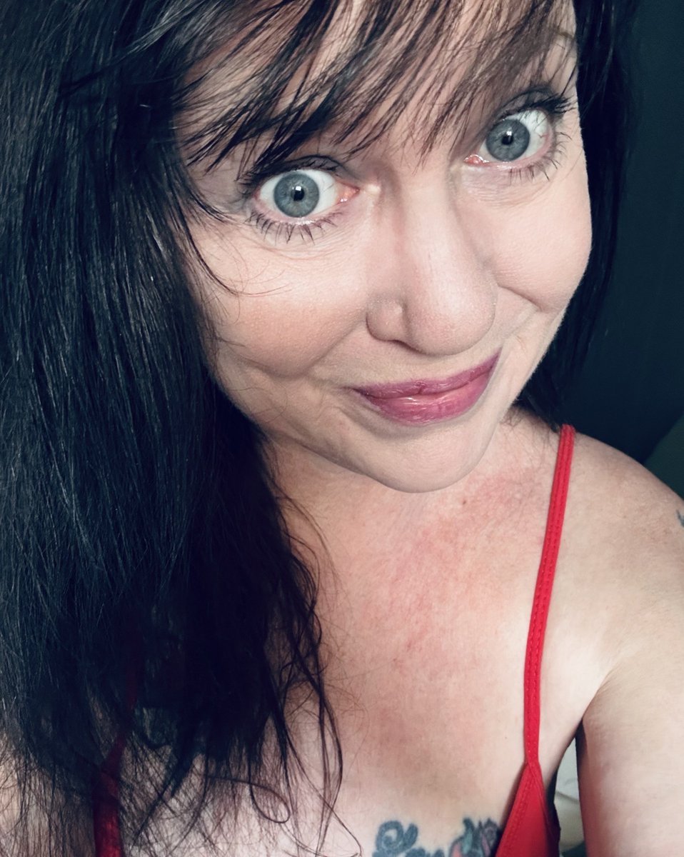 Nanny Ellie tweet media