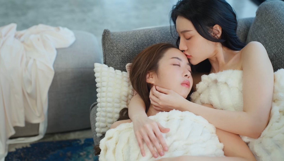 GirlsLove Hub tweet media