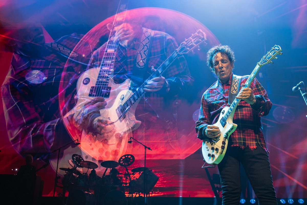 Heritage Bank Center tweet media