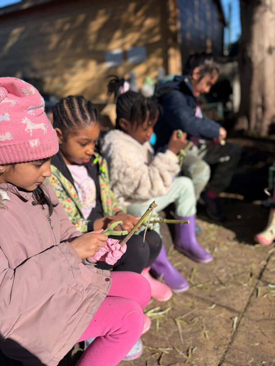 LEOforestschool's tweet image. ✨ Magic in the woods! 🧙‍♂️🌳
Year 2 @cheamparkfarm turned Elder branches into handcrafted magic wands at Forest School today! We practiced safe whittling and used our imagination to bring the forest to life. The favorite spell of the day? "ABRACADABRA !" ⚡️✨
#ForestSchool #Year2