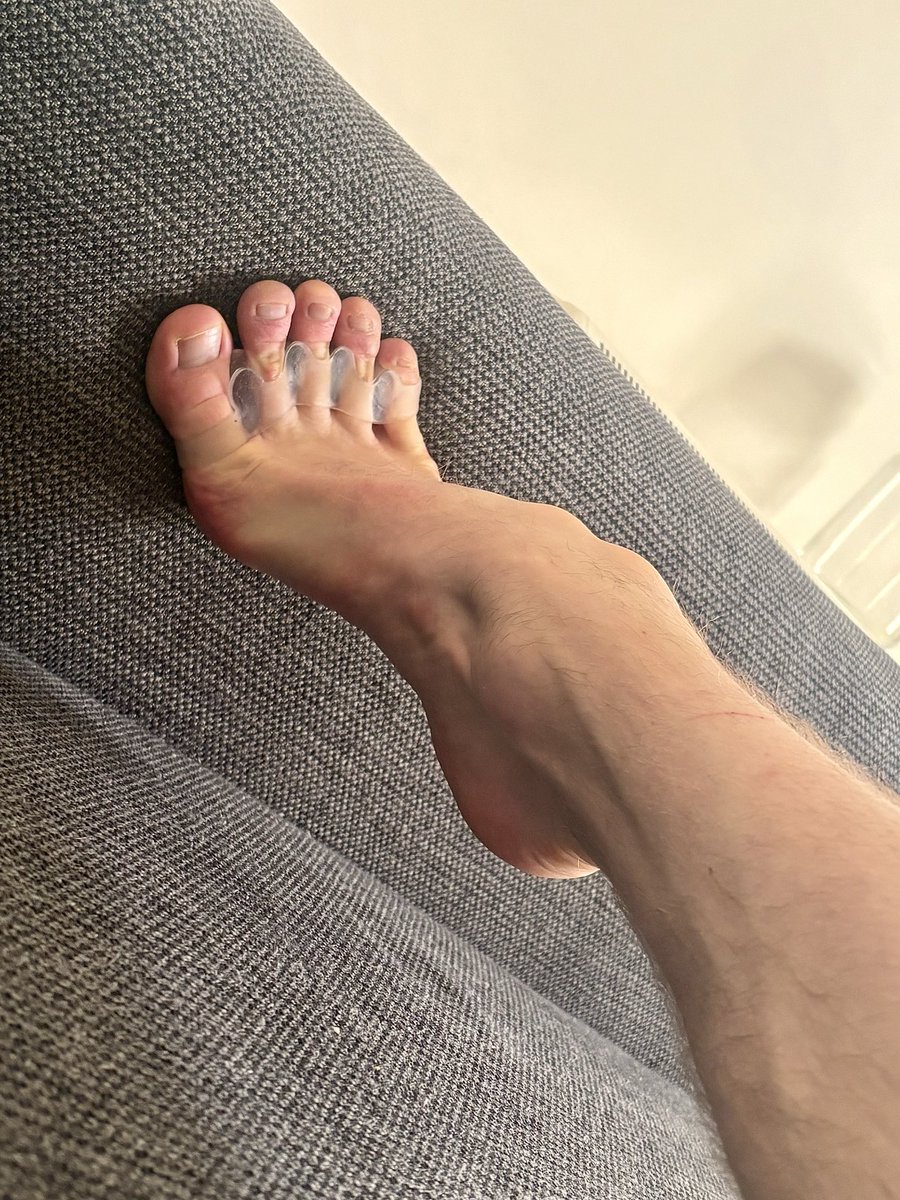 nicedick1996's tweet photo. I scratched my ankle 😮‍💨
#feet #footfetısh #footboys #feetfetısh #feetworshi̇p https://t.co/GTzRkBnXpF