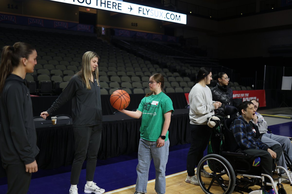 Marian Knights tweet media