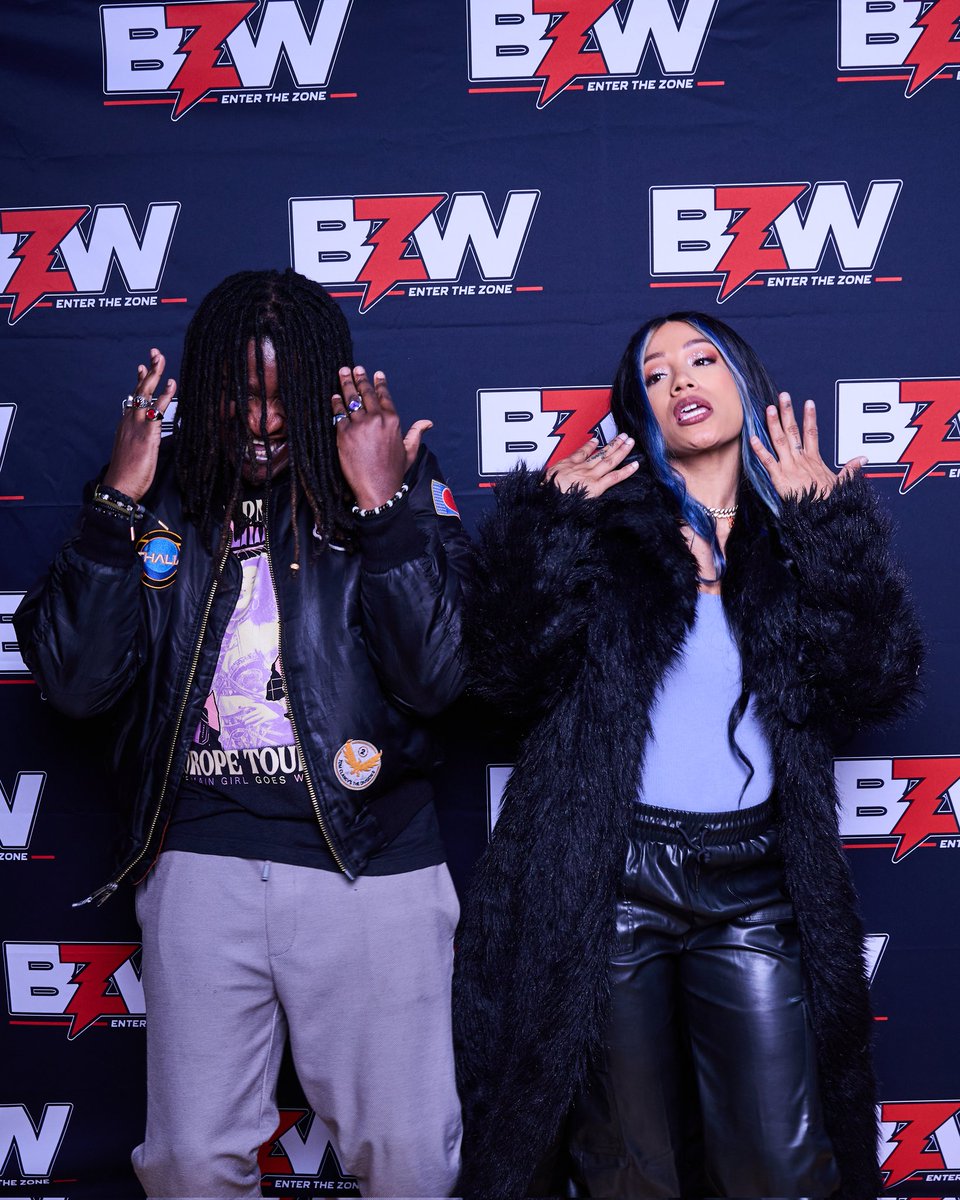 V. ✨♥️♥️🕷️🐝 tweet media