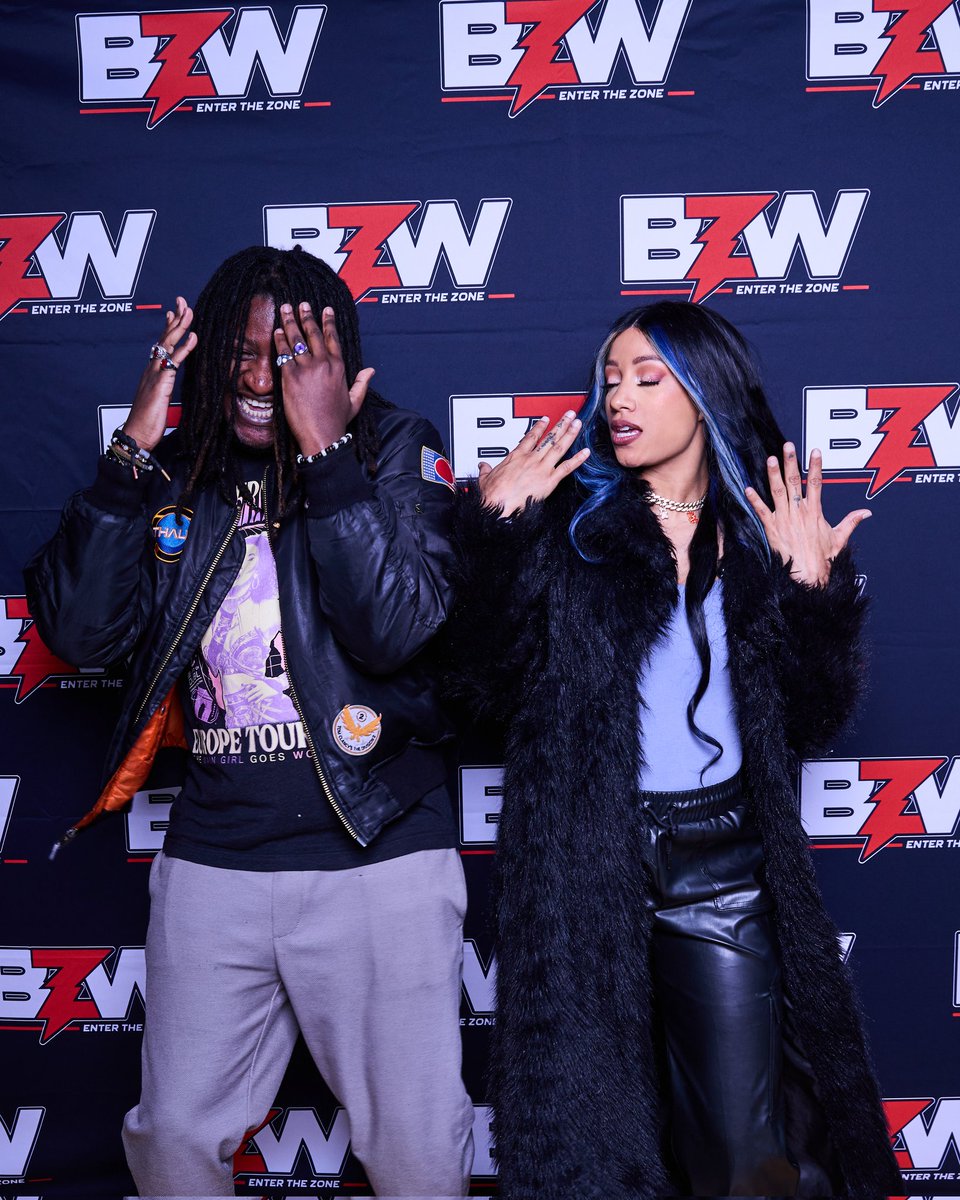 V. ✨♥️♥️🕷️🐝 tweet media