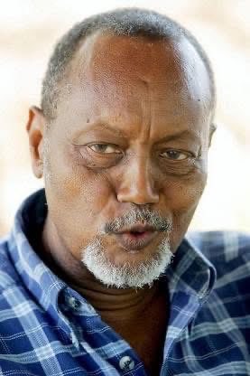 Abdiasiis Lafta gareen wuxuu ka loox jiitey hogaamiyihii mayalka adkaa ee RRA, Col Hassan M Nuur (Shaati guduud) oo adeerkiisna ahaa, 

Sidoo kalena siyaadasada wuxuu kusoo jirey tan iyo imbagaati, Xil aanu kasoo qaban DFS ma jirto.

Marka ninka noocaasoo kale ah in lagu deg dega