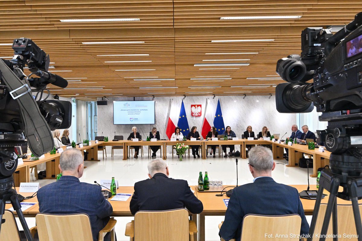 MWielichowska's tweet photo. Sejm. #Profilaktyka to kluczowy element dbania o zdrowie i bezpieczeństwo społeczeństwa. Podczas dzisiejszego wydarzenia, które współorganizowałam z Minister @OklaDrewnowicz z ekspertami, profesorami, pełnomocnikami wojewodów ds. seniorów, podkreślaliśmy, jak  ważne jest zapobieganie problemom, zanim się pojawią. 
Więcej: https://t.co/G47gJW6NyY

#rokprofilaktykizdrowotnejwSejmie #MonikaWielichowska