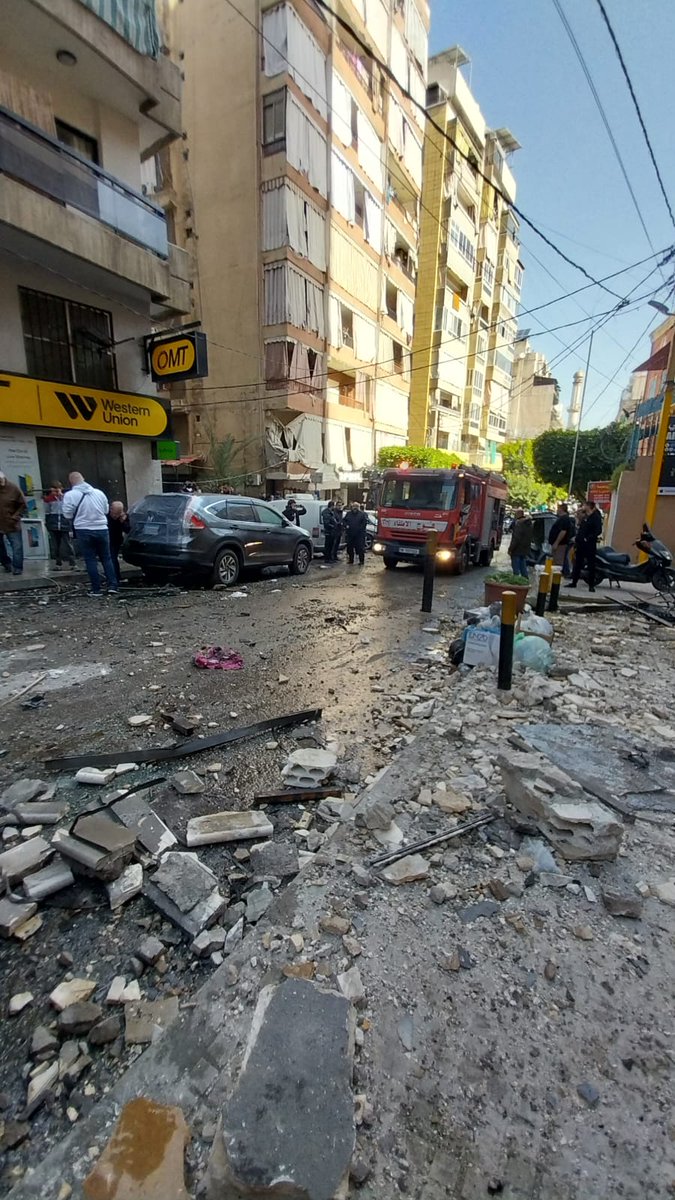 beirut_fire's tweet photo. بتاريخ ٢٠٢٦/٠٣/١٨ شارك فوج إطفاء بيروت في عمليات الإطفاء والانقاذ في منطقة زقاق البلاط بعد  تعرض عدة شقق في المنطقة   للاعتداء اس_رائيلي .
#فوج_إطفاء_ بيروت
#بلدية_بيروت
#مركز_الملعب_البلدي
# مركز الباشورة https://t.co/EAeVpAbLmd