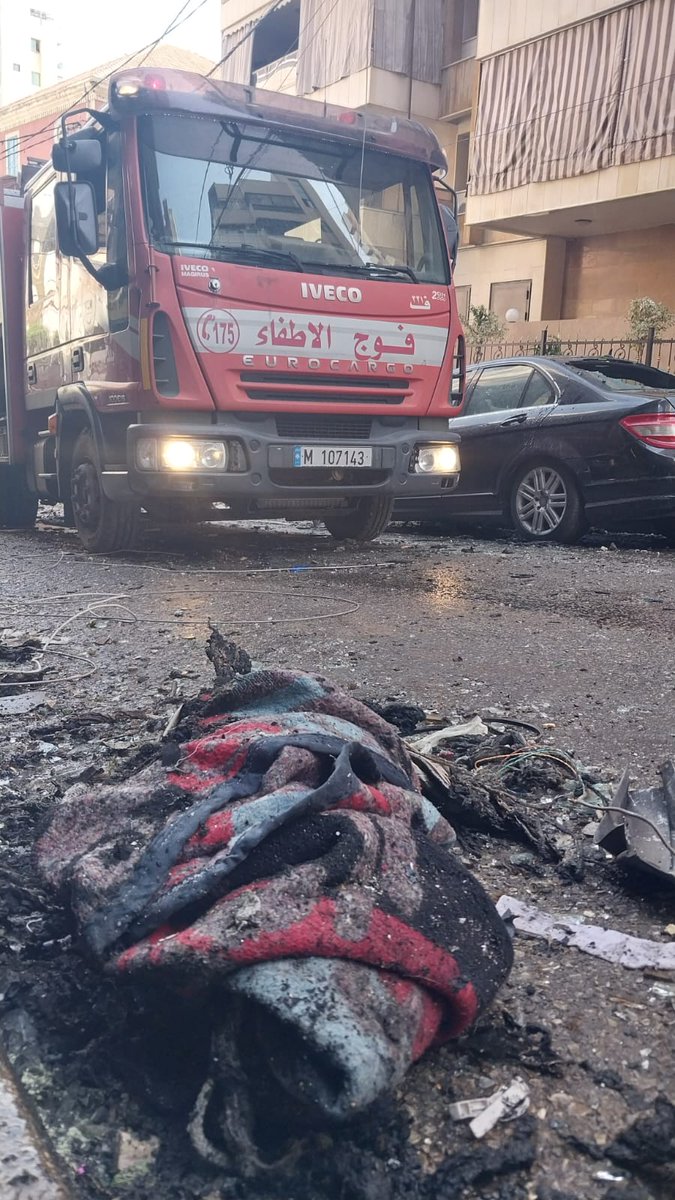 beirut_fire's tweet photo. بتاريخ ٢٠٢٦/٠٣/١٨ شارك فوج إطفاء بيروت في عمليات الإطفاء والانقاذ في منطقة زقاق البلاط بعد  تعرض عدة شقق في المنطقة   للاعتداء اس_رائيلي .
#فوج_إطفاء_ بيروت
#بلدية_بيروت
#مركز_الملعب_البلدي
# مركز الباشورة https://t.co/EAeVpAbLmd