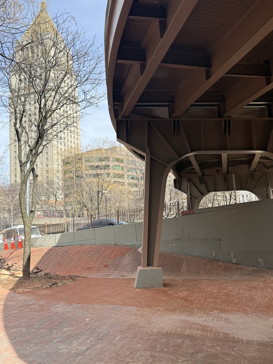 Ian Browning tweet media