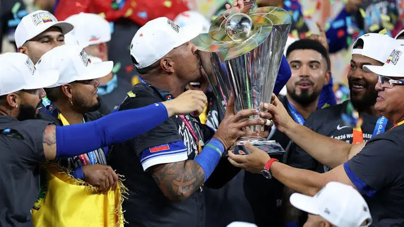 PortalTam's tweet photo. ¡Venezuela hace historia!: Se corona Campeón Mundial de Béisbol tras vencer a EE. UU. en Miami
https://t.co/w66Yb415d4 https://t.co/yfHe6jeBUx