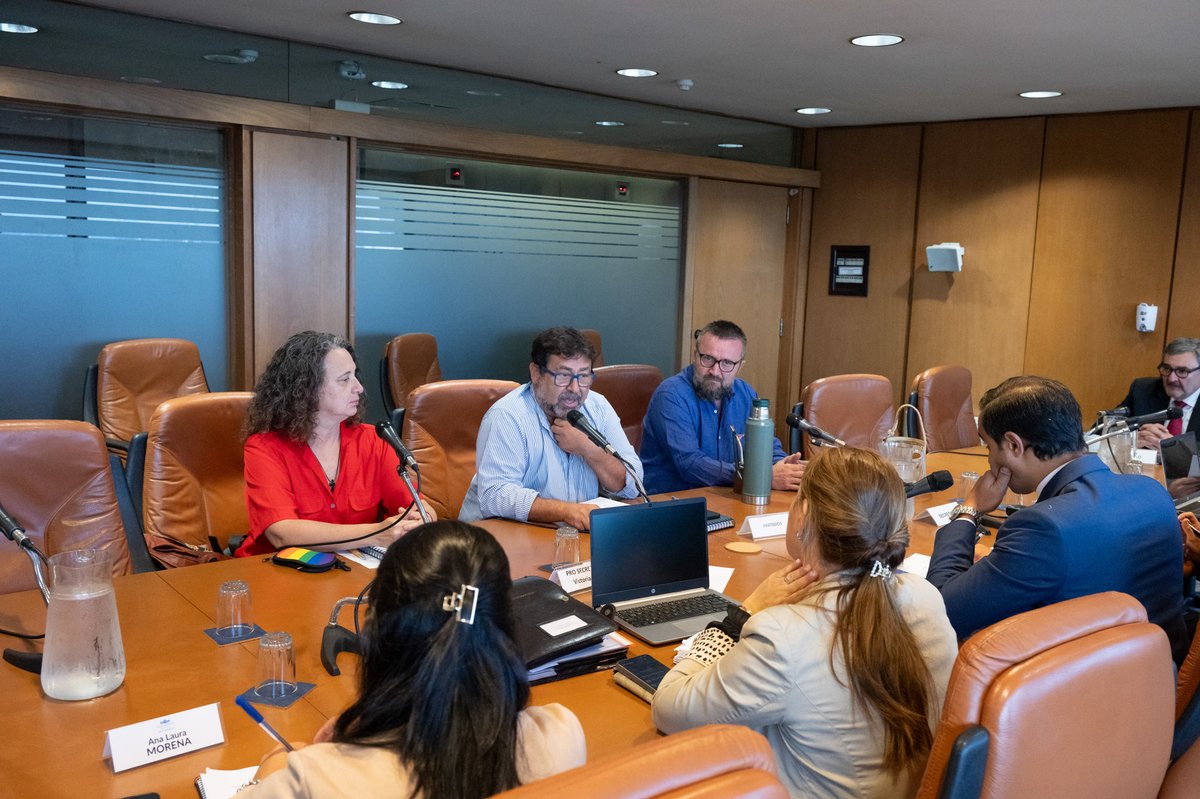 Diputados UY tweet media