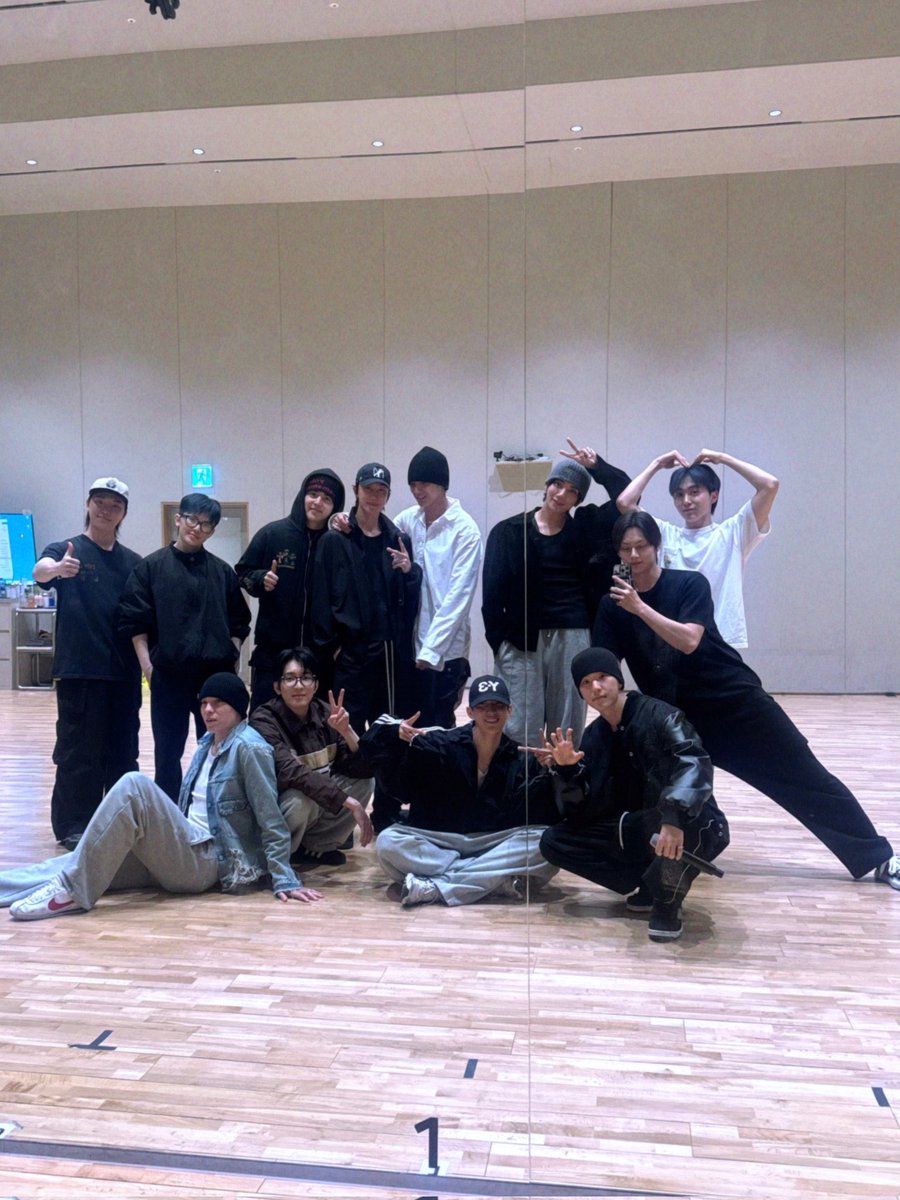 fleur. °☽°.⋆ tweet media