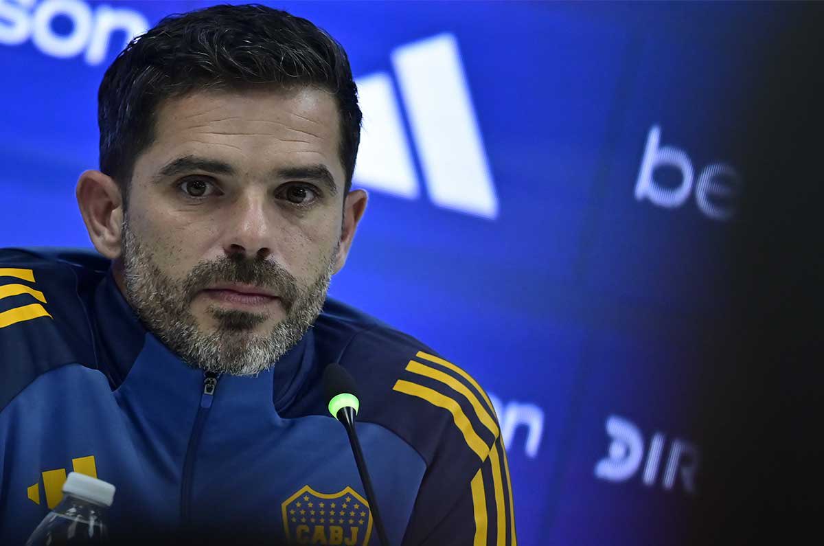 patocasidelaB's tweet photo. Es impresionante el conocimiento que tiene Fernando Gago del plantel de #LaU.
Sabe la historia de cada jugador, en qué equipos jugaron y sus resultados, tiene memorizadas jugadas, errores y aciertos, de todos, sabe las capacidades aeróbicas y está trabajando en cada detalle.
#VamosLaU💙❤️