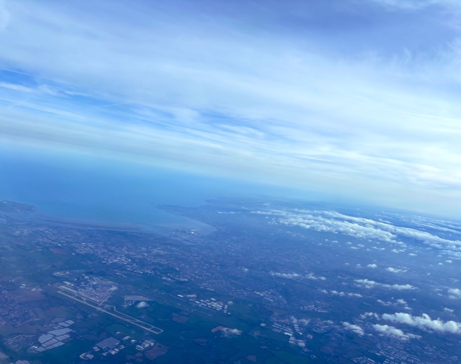 TheSteKay's tweet photo. Never seen @DublinAirport as clear. Great day for flying https://t.co/KMIcDEEyxH