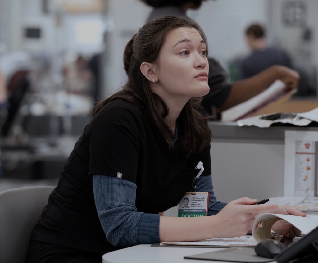 kneesantos's tweet image. trying to be #normal about her because she is suffering but omg.