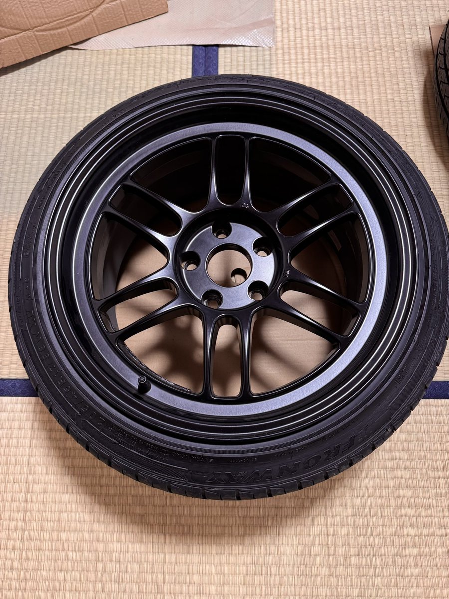oriku_01's tweet photo. ENKEI RPF1 17インチ
9J +22 114.3 4本通し売ります。
価格126000円
値下げ交渉可能です。
#ホイール売ります　#ENKEI
#RPF1 https://t.co/aZFZv7PHus