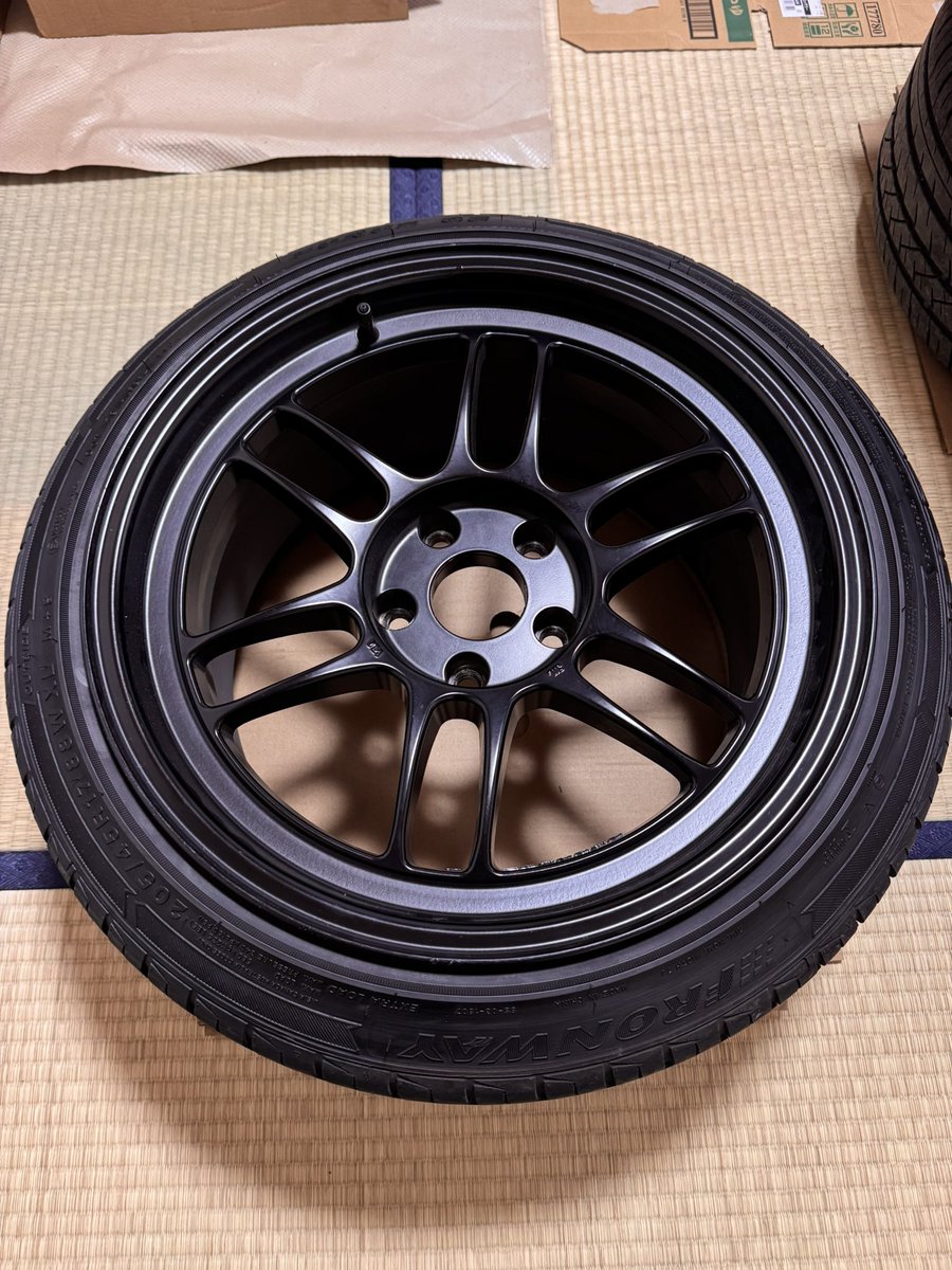oriku_01's tweet photo. ENKEI RPF1 17インチ
9J +22 114.3 4本通し売ります。
価格126000円
値下げ交渉可能です。
#ホイール売ります　#ENKEI
#RPF1 https://t.co/aZFZv7PHus