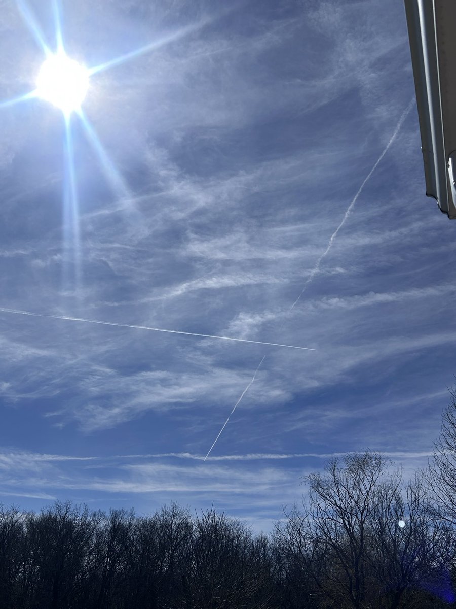JoshFresia's tweet photo. STOP spraying the sky’s you mother fuckers!!!   @Delta @SouthwestAir @BoeingAirplanes  @AlaskaAir @FlyFrontier @SpiritAirlines @lufthansa https://t.co/C2vlreab5l https://t.co/CvwQrGW6Zy
