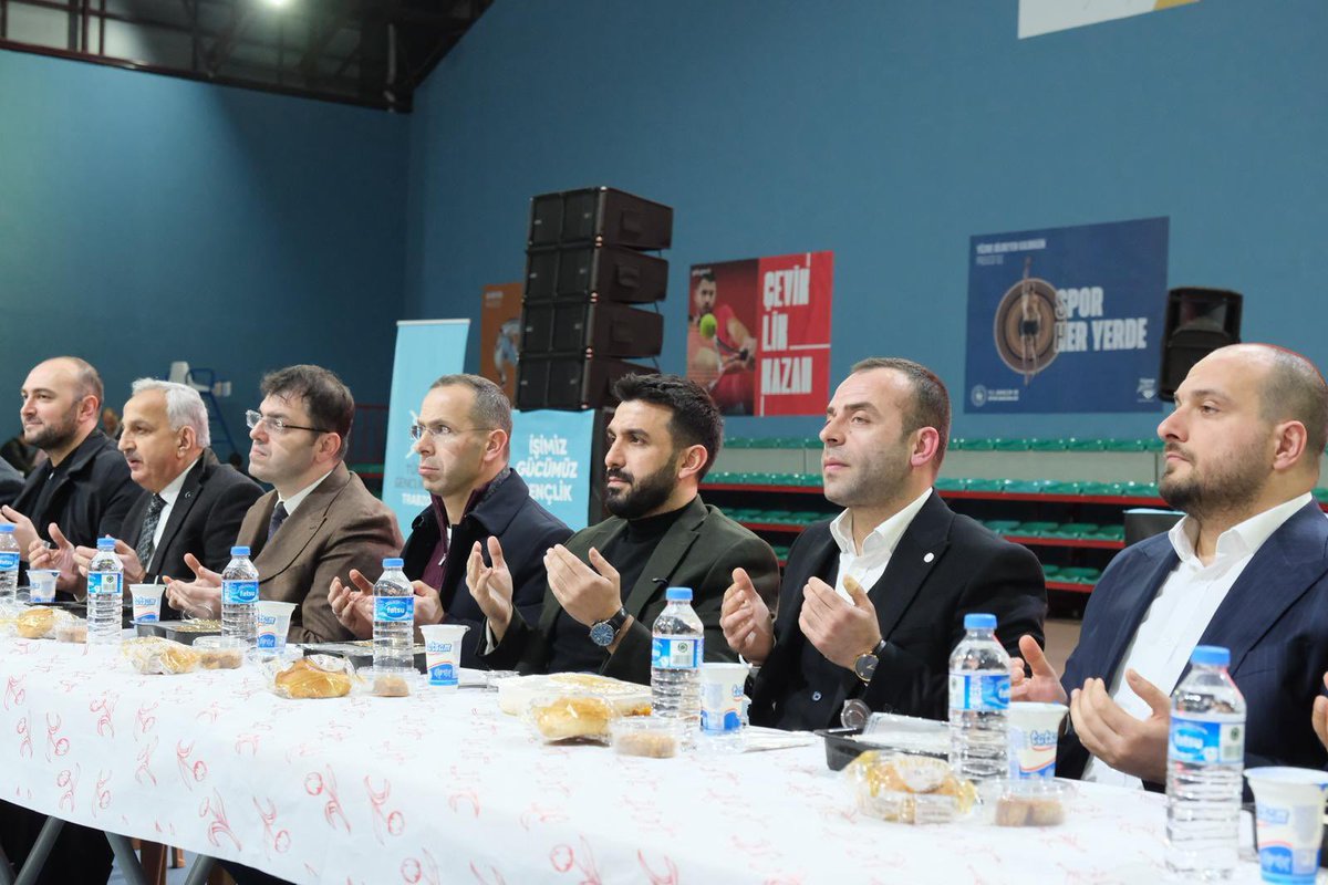 ibrahim_besinci's tweet photo. 📍Trabzon Aile iftarı

Birlikte olmanın huzurunu, paylaşmanın bereketini yaşadığımız bu güzel akşamda iyi ki varsınız.🤍 https://t.co/P5yLDtBQ93