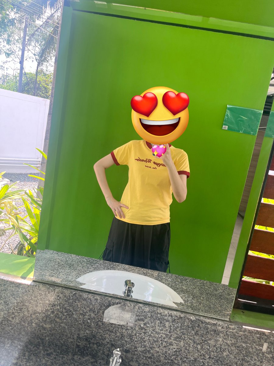 PimCika's tweet photo. รีวิวจริงจังนะใครชอบใส่เสื้อตัวเล็กๆแบบนี้แนะนำซื้อมากตั้งแต่เบบี้ทีคอลก่อนๆ พี่หลิงเขาทำแขนดีอ่ะเวลายกมือละเซฟมากแขนไม่กว้างแล้วมันพอดีๆทรงสวยบางคนไม่ได้ชอบให้ใครมาเห็นจุ๊กกุแร้ของตัวเองคือซื้อเลยของพี่หลิงทำแขนดีจีง (นี่ใส่L)
#InTheMoodForIntimacy #AlwaysWonder #WearTheFeeling https://t.co/ggWUy837Mf