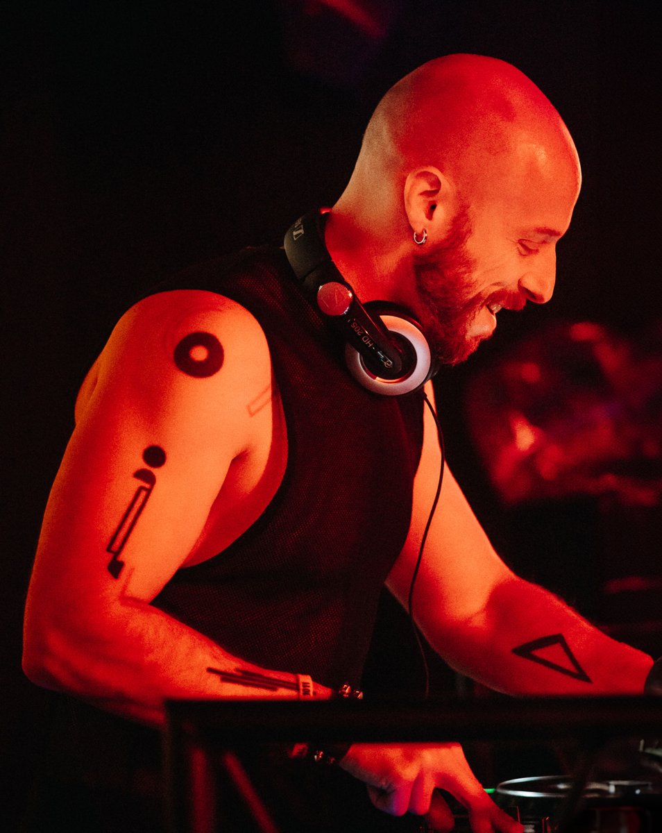 TvMnstr's tweet photo. ❤️‍🔥 Este sábado tomo la cabina de Kinyxx para darte un warmup bien duro 🔥 Estaré de 00h a 2h y después continuarán Rebel Bunnie y Didixx, ¡noche de residentes! 🥵
🎟️ Tickets en Resident Advisor
🔒 Dresscode mandatory
⚡️🪩⚡️ https://t.co/R17ISZ1yvy