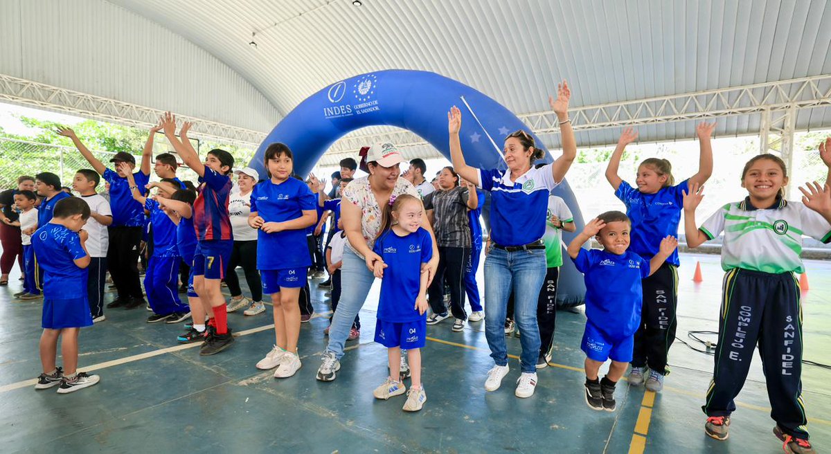 indeselsalvador's tweet photo. #PROADI | En el departamento de Cabañas se desarrolló el primer Festival de Deporte Inclusivo 2026, como parte del Programa de Academias Deportivas Inclusivas, iniciativa impulsada por nuestra institución.
La actividad reunió a 60 niños de la Escuela de Educación Especial de Ilobasco, el Complejo Educativo Caserío San Fidel (cantón Bañadero) y la Escuela de Educación Especial Señora Patricia Vásquez de Amaya. La jornada se organizó en cinco estaciones lúdicas, atendidas por personal de la Oficina Departamental, junto al Ministerio de Educación, Ciencia y Tecnología y Bienestar Social.
#ConstruyendoElCamino