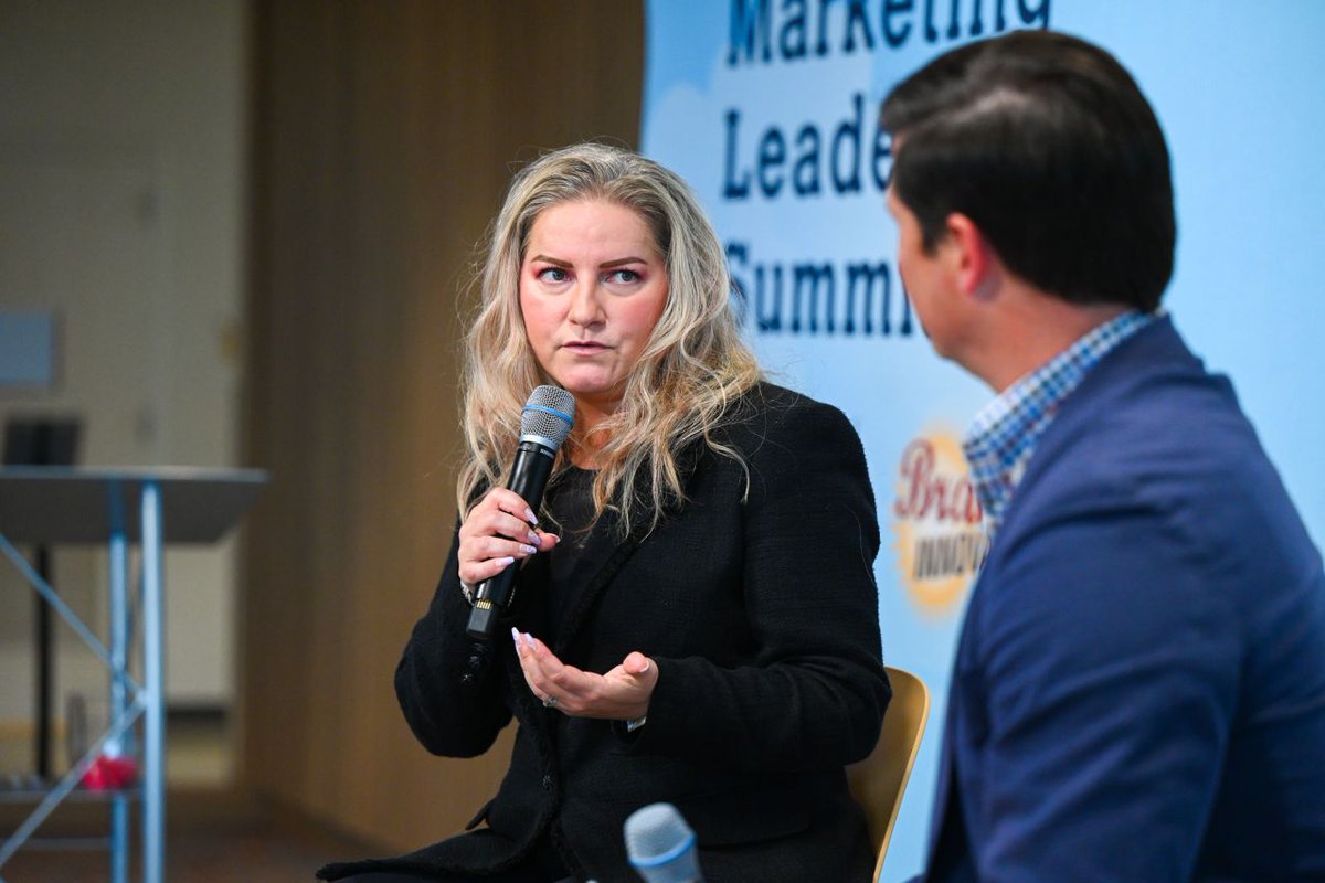 virtualcmo's tweet photo. What most companies call a ‘marketing problem’ is actually a leadership problem. Junior teams can’t build strategy. They need direction, structure, and clarity. https://t.co/GFfGNlRBoO