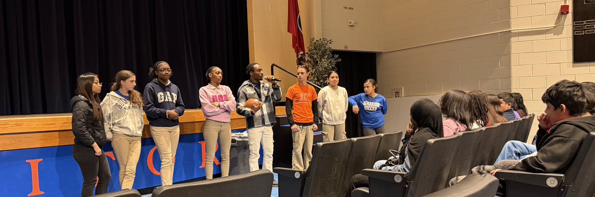 hunters_lane's tweet photo. Live from Hunters Lane--8th Graders visiting from Amqui, Neely's Bend, &amp; Madison Middle. We meet Goodlettsville Middle next week! https://t.co/g8epei1Qsr