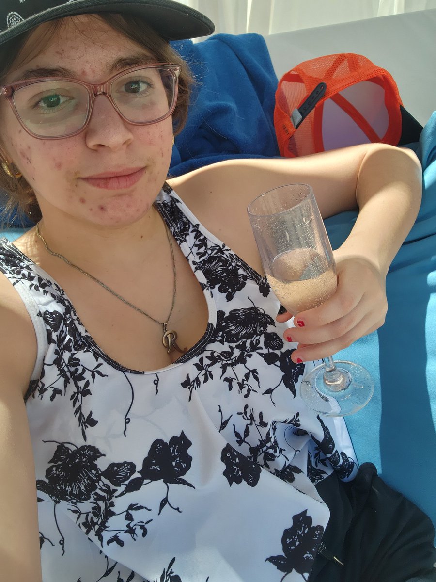 Becky! Partido LoveLuxk #AHORRANDOPORFUJI | DR2X2 tweet media