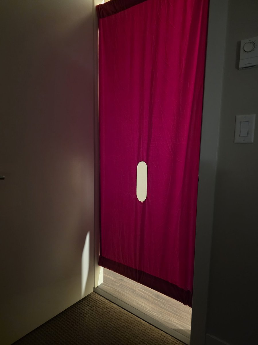 GloryHoleYVR's tweet photo. The Glory Hole is now open in New West today until 4pm! (604) 239-3558 https://t.co/BuUAANCQj4
