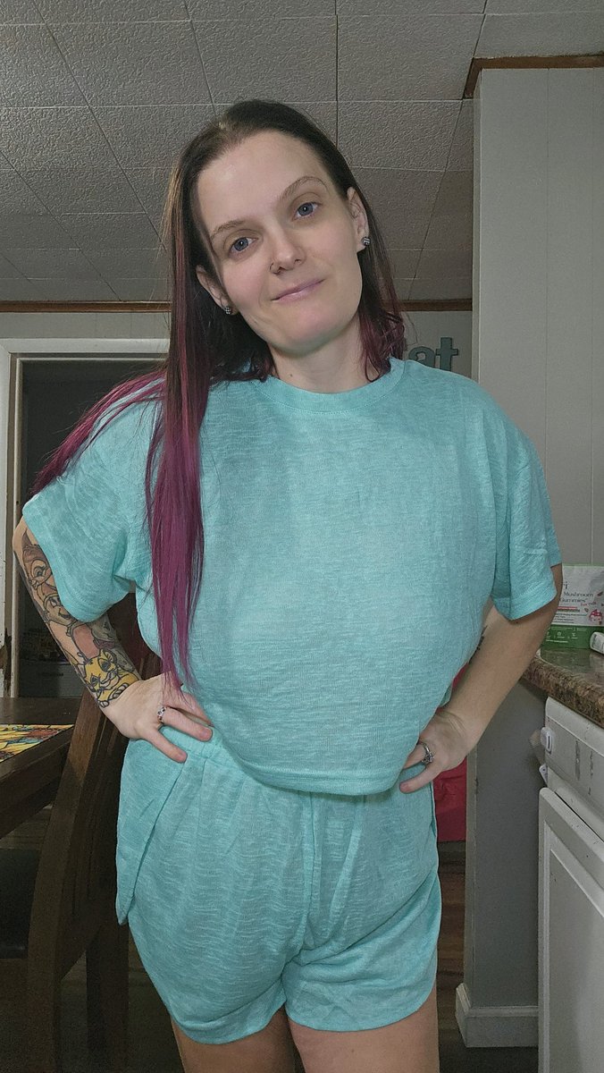 PintSizedMomma tweet media