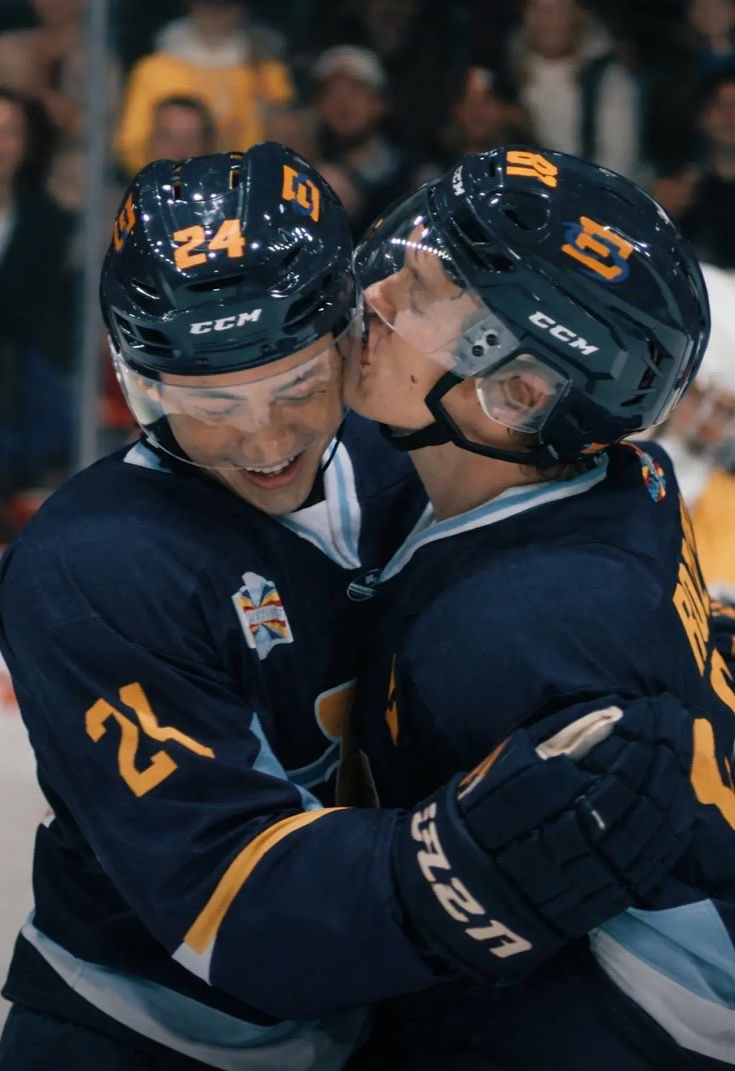 P🕯🍁🏒 tweet media