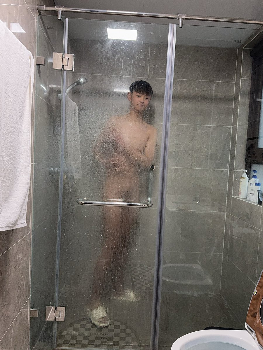 CDmeier520's tweet photo. 17岁的小奶狗就是他妈的饥渴、来到一直在射、身体就是���。 https://t.co/10q32jhefC