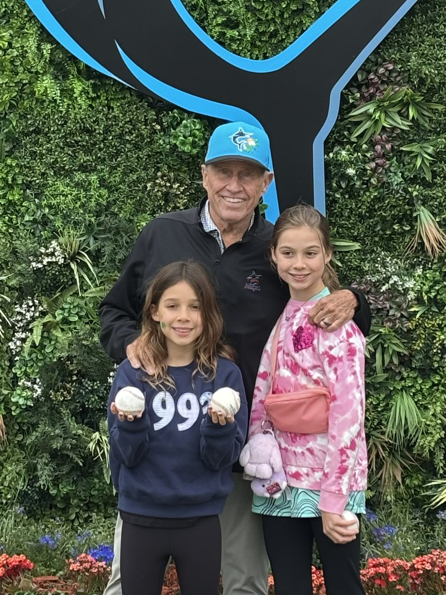 Tommy Hutton tweet media