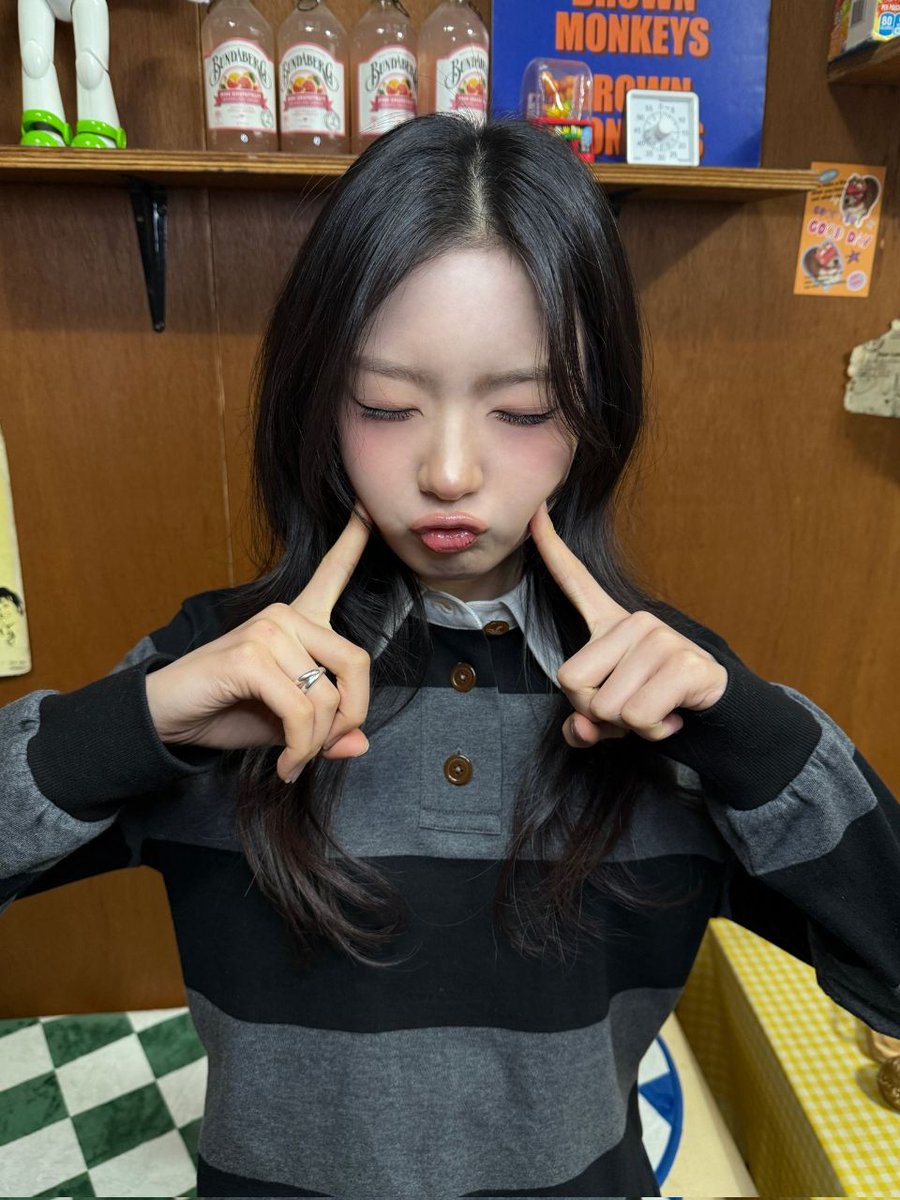jiaparvk's tweet photo. TiiiKiii~ KiiiKiii is already one whole year old now. Time really does feel both super quick and so slow all at once. Thank you so much for looking after us as we’ve grown. Let’s keep building up more memories and growing side by side from here on out too ฅ^•ﻌ•^ฅ https://t.co/K2DaalAqR7