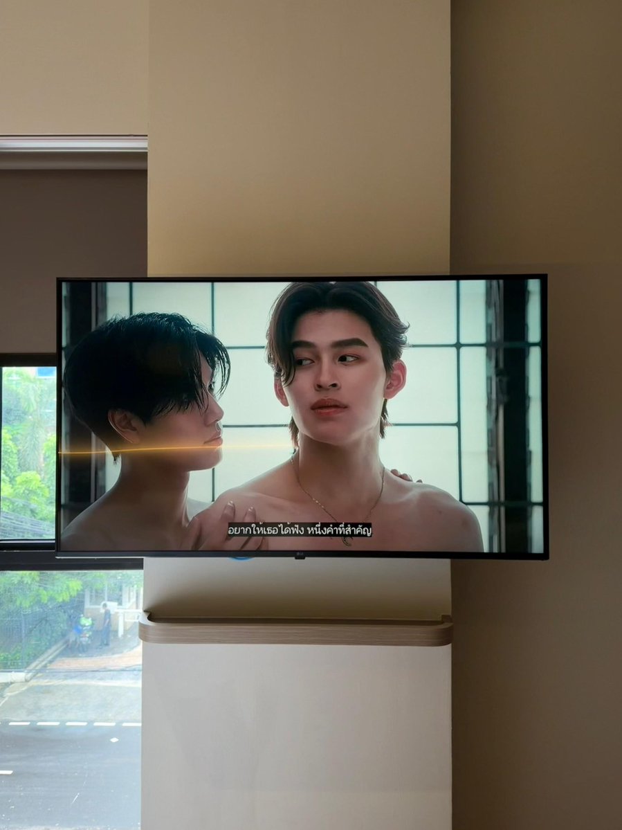 livi 🌙 tweet media