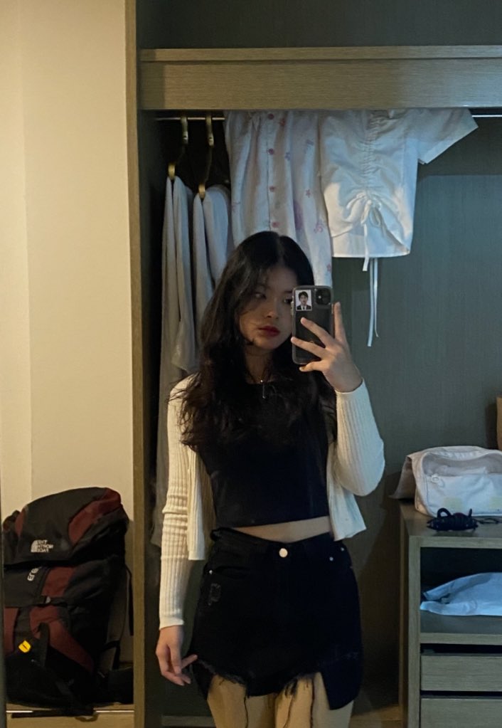 livi 🌙 tweet media