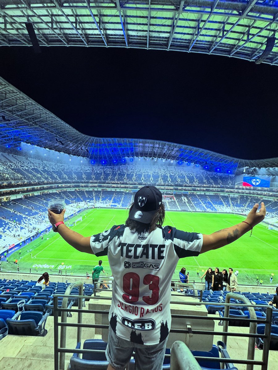 DanieTurner7's tweet photo. @CodereMX @Maxcruzreyes14 @Rayados @charlyboy28 #CodereEsRayado
 Debemos estar todo juntos el sábado apoyando a los rayados porque el equipo nos necesita , ocupamos apoyarlos hasta que alcancemos las gloria jugando bien o mal el amor a los colores es primero y siempre vamos a estar ⚪️🔵🔥DE Mty toda la vida 👌 https://t.co/eJXVJKiJBP