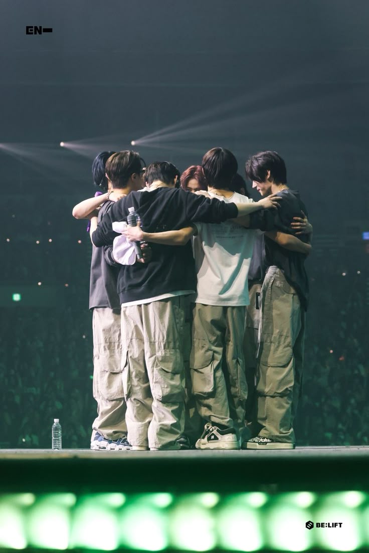 lenterasnj's tweet photo. @enginafess BE:LIFT, ENHYPEN’s success is not your shield against accountability. Stop controlling their growth while profiting from their labor.

You built your empire on ENHYPEN.

RESPECT THE ARTISTS WHO BUILT YOUR EMPIRE
#LET_HEESEUNG_DO_BOTH
#RESPECT_ENHYPEN
#ENHYPEN_IS_7 https://t.co/9s9X2GX1X5