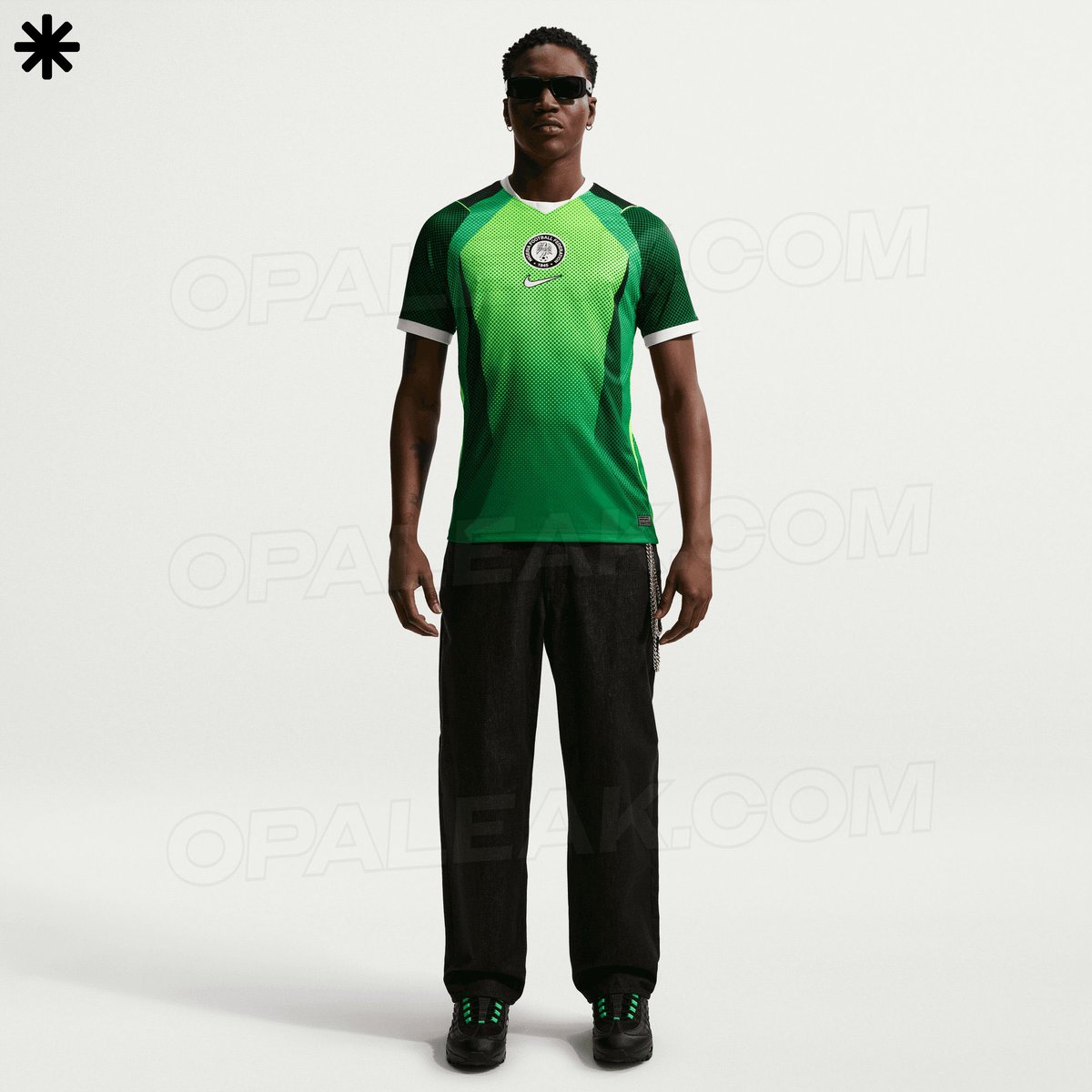 NaijaFootball_'s tweet photo. Les photos officielles du prochain maillot domicile du Nigeria ! 👕🇳🇬 https://t.co/FV3lUvoCY5