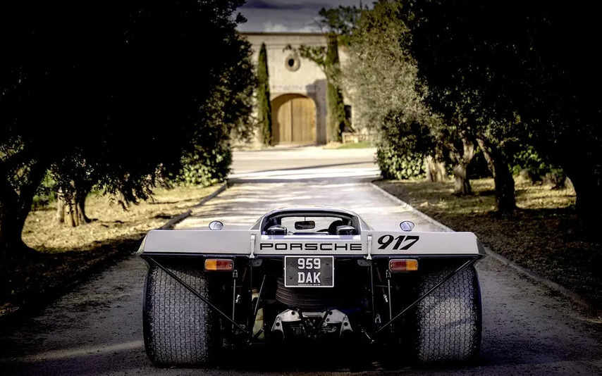 MELANKOMAS tweet media