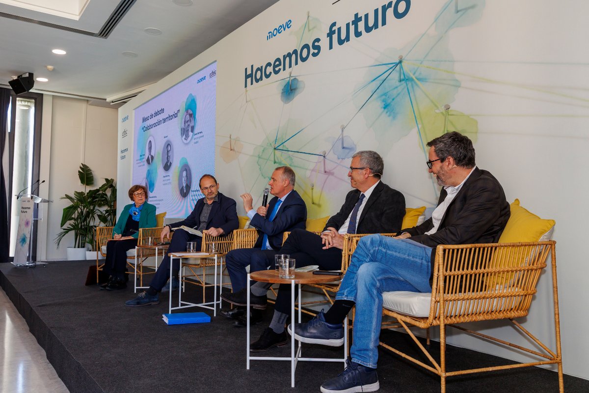 Next Educación tweet media