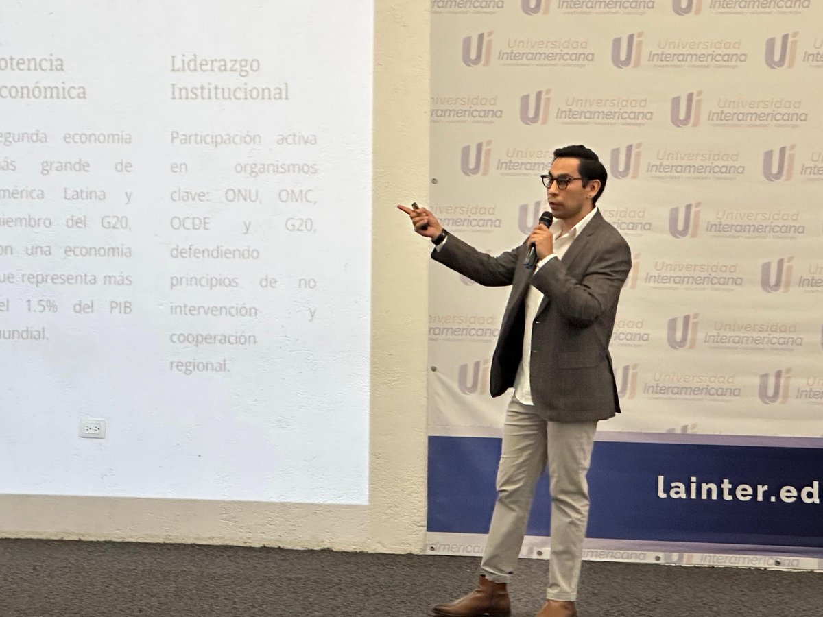 Universidad Interamericana tweet media