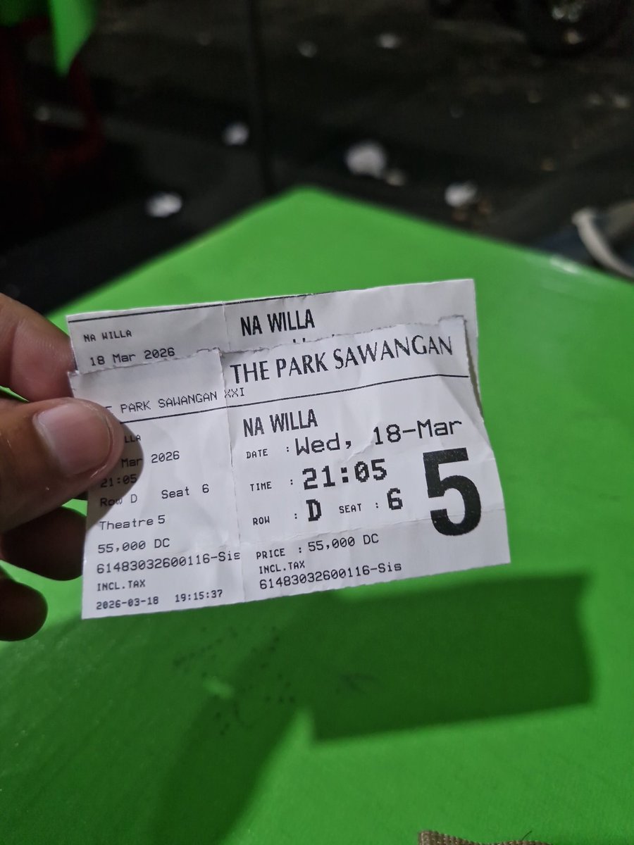 semutlaler's tweet photo. @Adriandhy thankyou so much for making this movie, makasih banyak bangg.. Na willa, terimakasih karena sudah membangkitkan core memory di setiap scenenyaa, puas bangettt nontonnya, terus buat film keluarga yang bagusss abangdaaaa https://t.co/ZsoBHvYIkG
