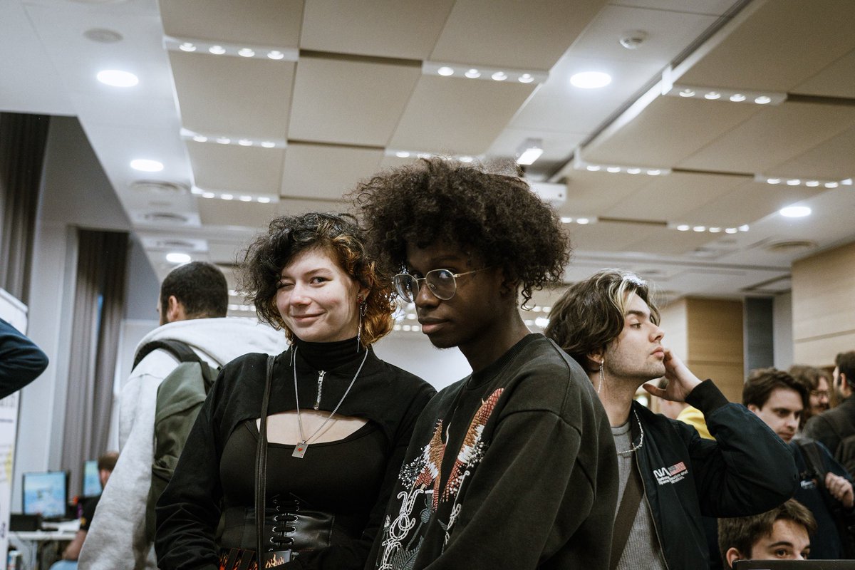 TLSE | toiny. tweet media