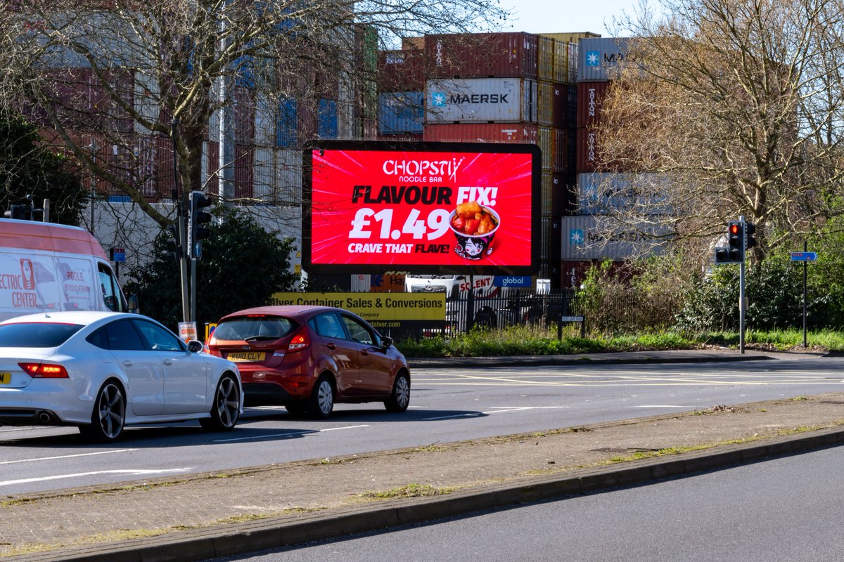 outofhome.photos tweet media